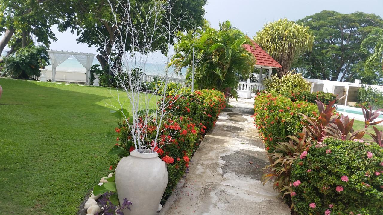 Whispering Bamboo Cove Resort Belfast 외부 사진